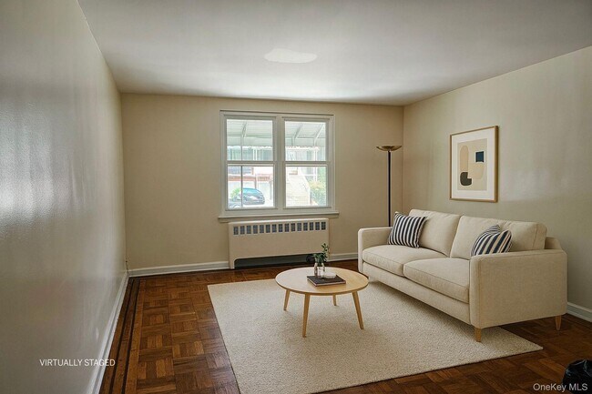 Building Photo - 1022 E 211th St