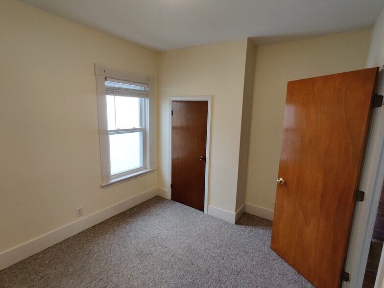 Bedroom 2 - 578 Dubuque St