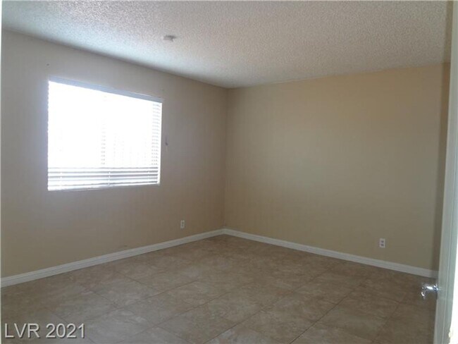 Building Photo - 5456 Cabeza Dr