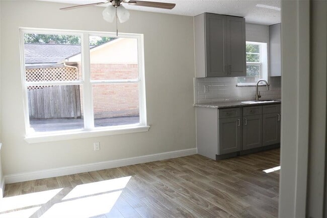 Building Photo - Beautiful 4-bedroom, 2-bath home