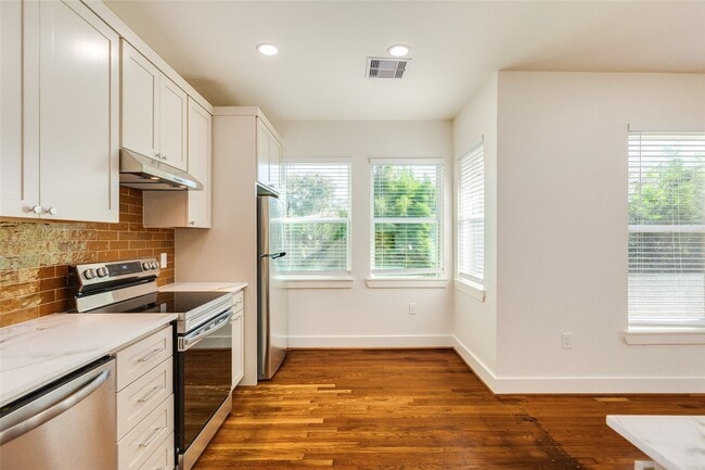 Building Photo - 2512 Avenue K