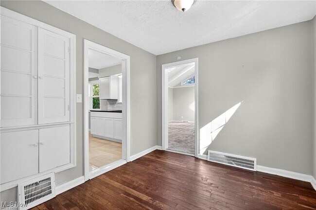 Building Photo - 4521 Golfway Rd