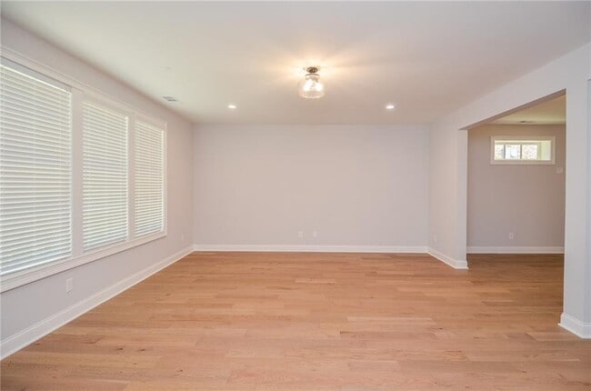 Building Photo - 3963 Enclave Wy