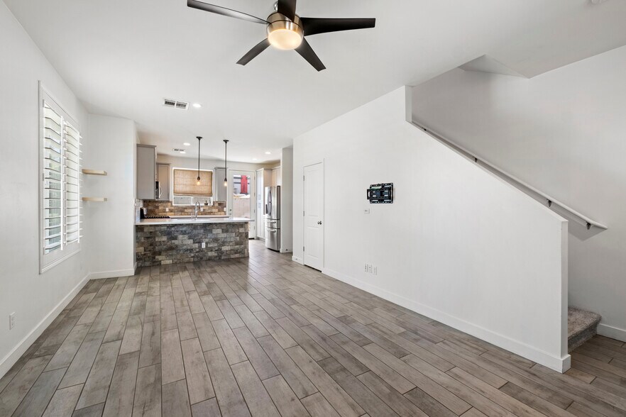 Building Photo - 3030 N 38th St