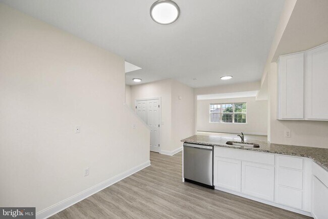 Building Photo - 601 Pony Ln