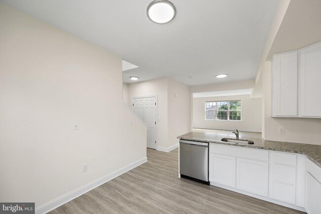 Building Photo - 615 Pony Ln