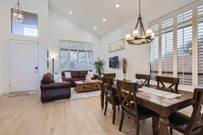 Interior Photo - 6408 E Waltann Ln