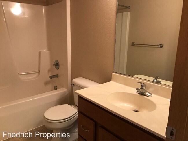 Building Photo - 3820 Tiverton Ct.
