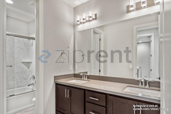 Building Photo - 842 Anson Ln