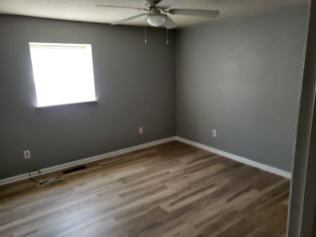 Bedroom 2 - 4905 Stratford Ln