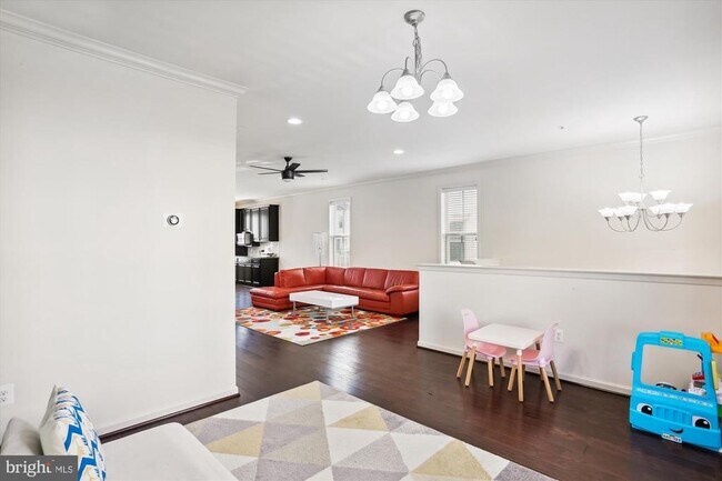 Building Photo - 13950 Estuary Dr