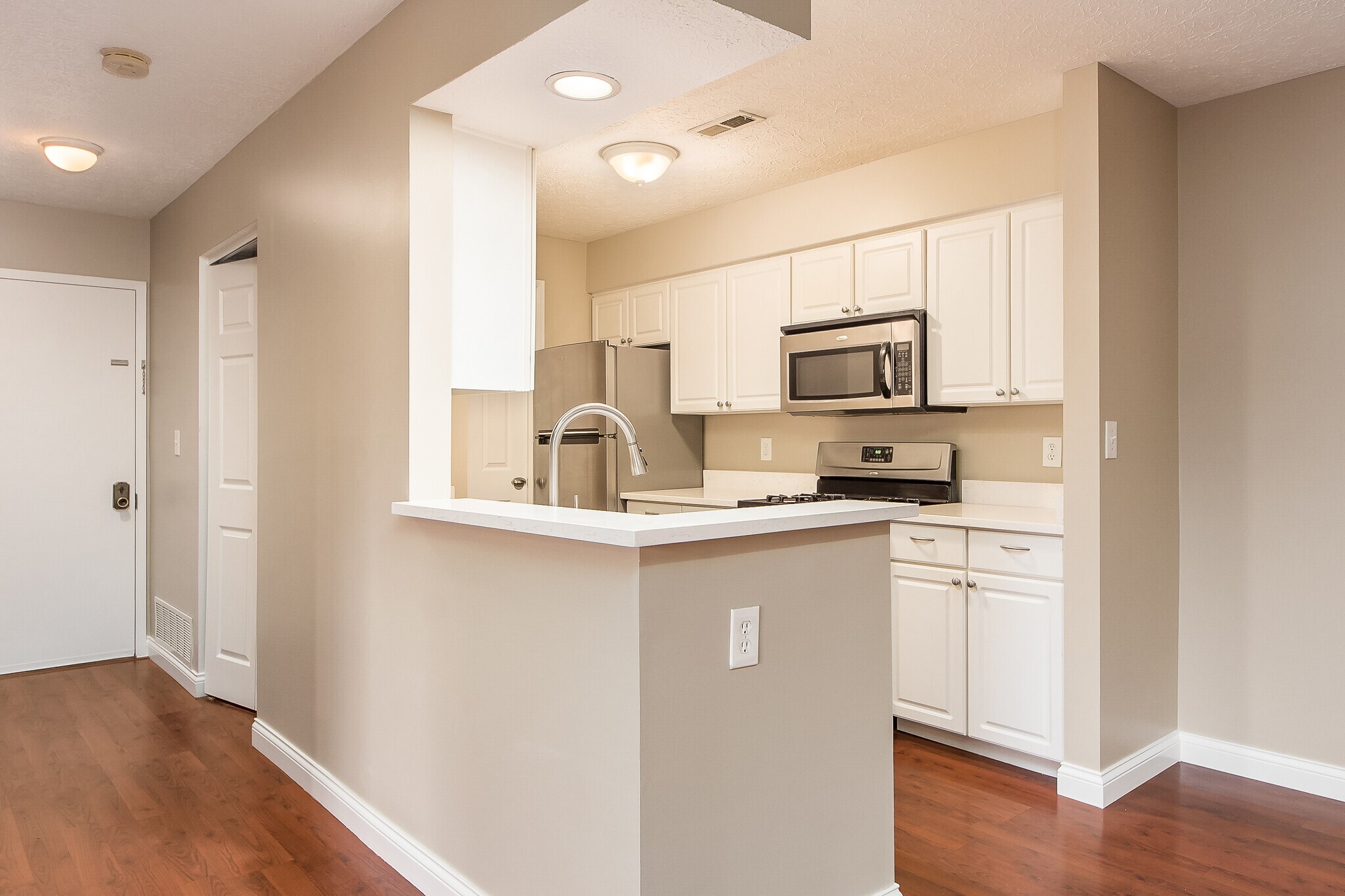 Building Photo - 2257 Hedgerow Road