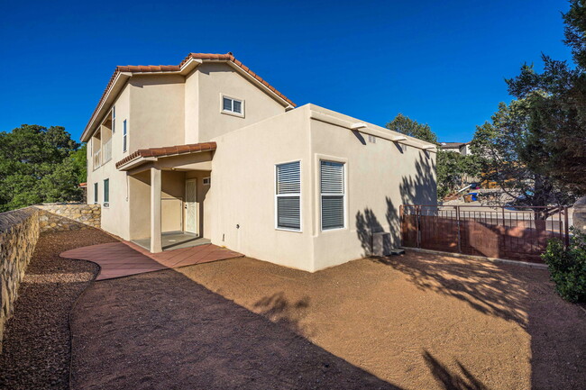 Building Photo - 2353 Saturn Cir