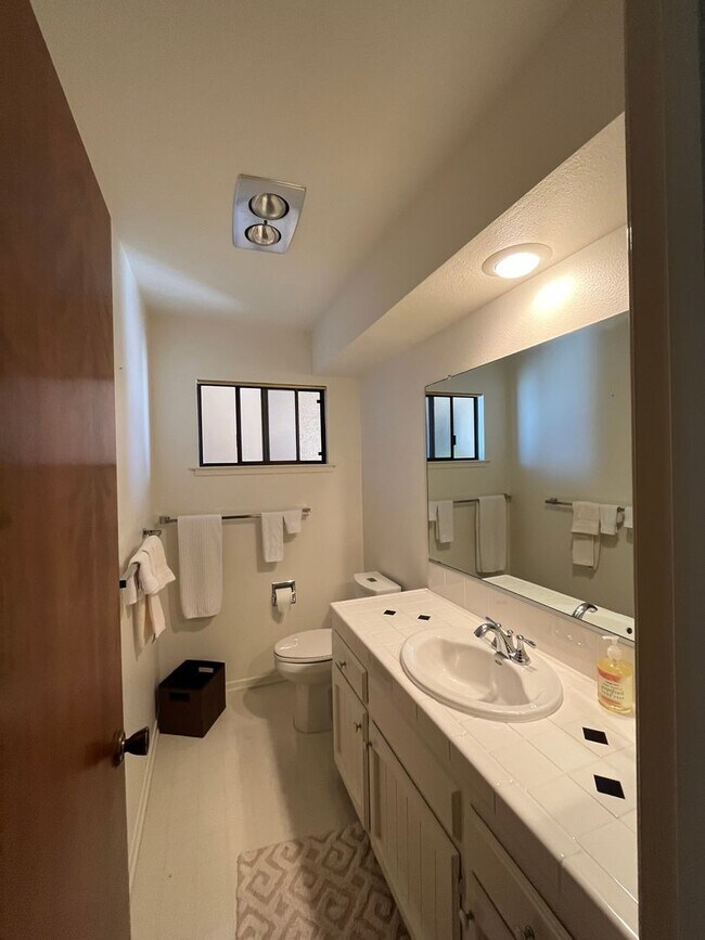 Building Photo - 2570 Spyglass Dr