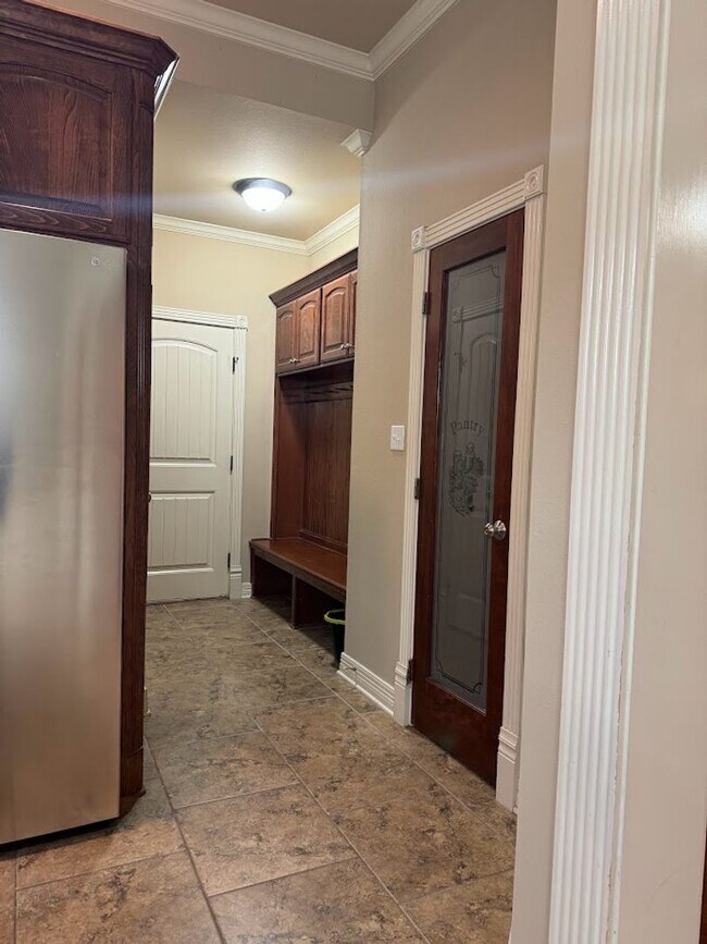 Building Photo - 508 Brompton Ln