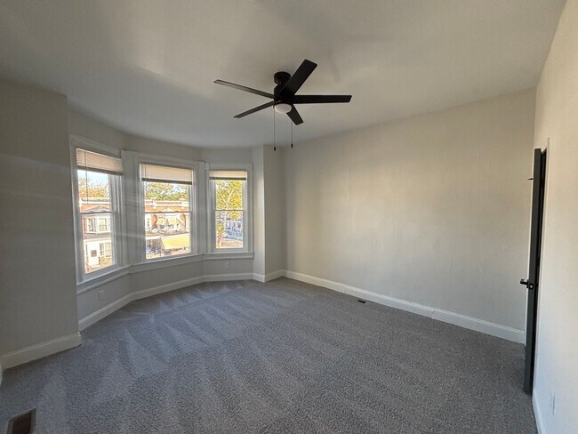 Building Photo - Newly Renovated 4BR/2BA Family Home in Win...