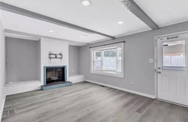 Building Photo - 5409 Sumac Cir