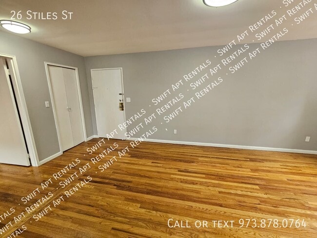 Building Photo - 26 Stiles St