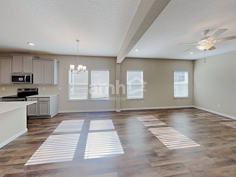 Building Photo - 238 Hemlock Pt