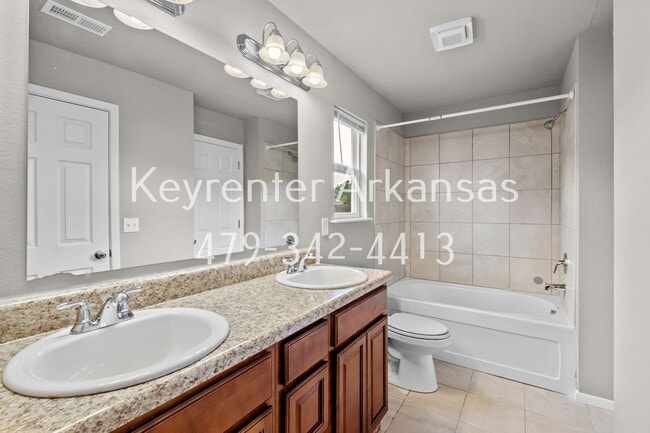 Building Photo - Gorgeous 4 bedroom home!