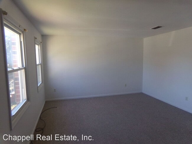 Building Photo - 2 br, 1.5 bath House - 6577 Commons Drive