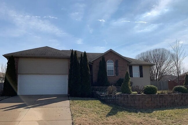 Primary Photo - Gorgeous 3 Bedroom, 2 Bathroom Home in Nixa!