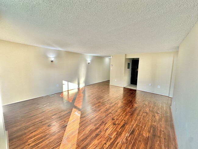 Building Photo - Dupont's Pulchritudinous Palladium 1 bedroom Condo w/ Balcony & Pool. All utilities included.