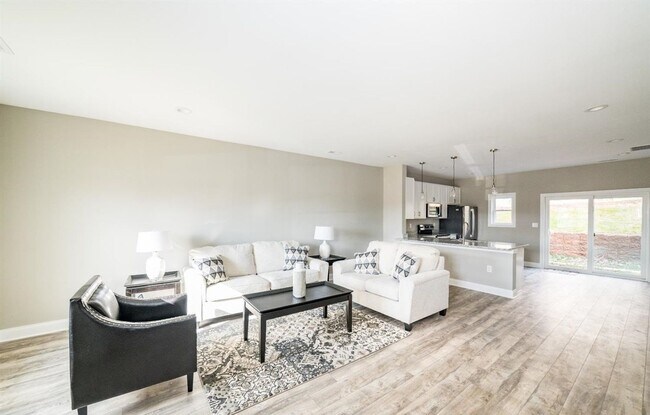 Building Photo - 3 Bedroom Townhome in Lynchburg