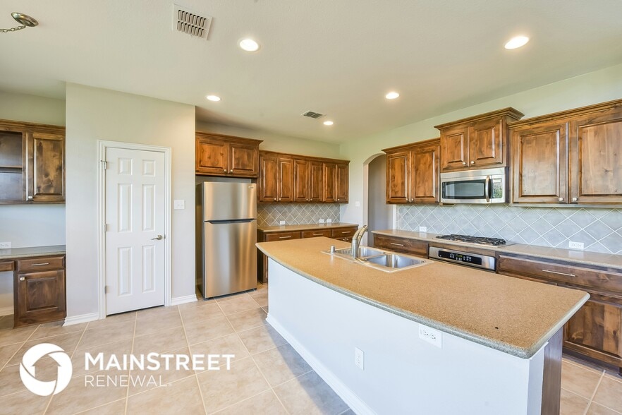 Building Photo - 13673 Saddlewood Dr