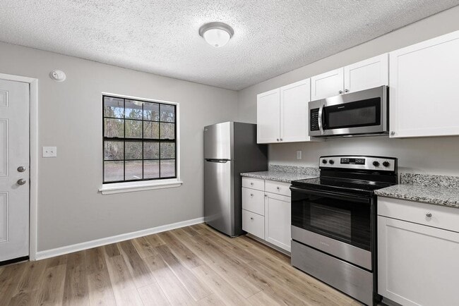 Building Photo - 102 Cone St