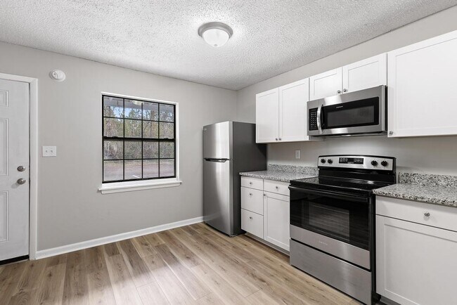 Building Photo - 104 Cone St