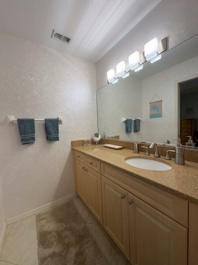 Building Photo - 8370 Wingate Dr