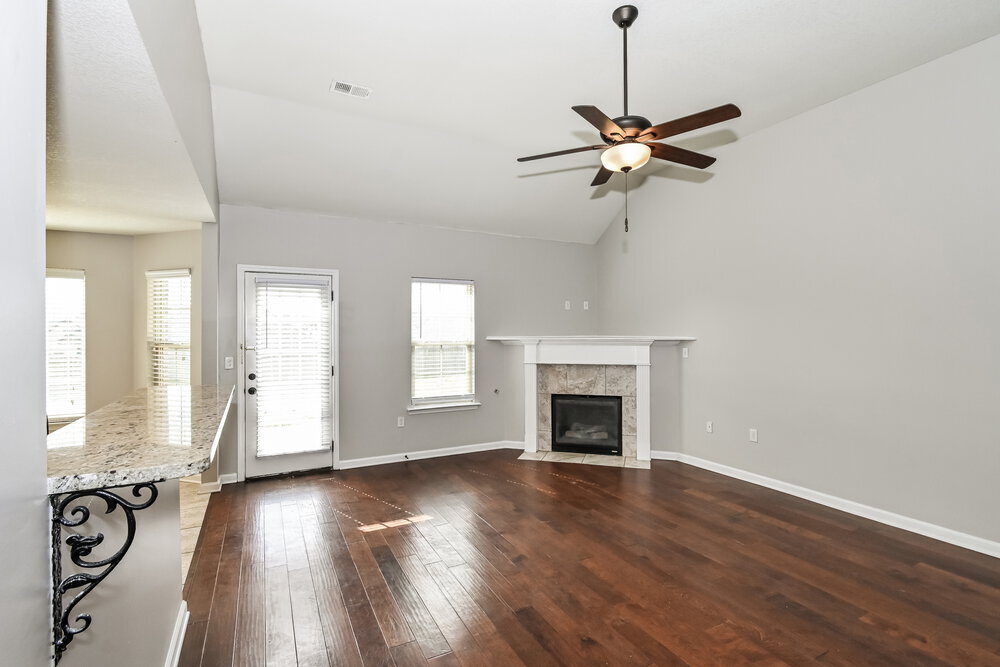 Building Photo - 2867 S Cherry Dr
