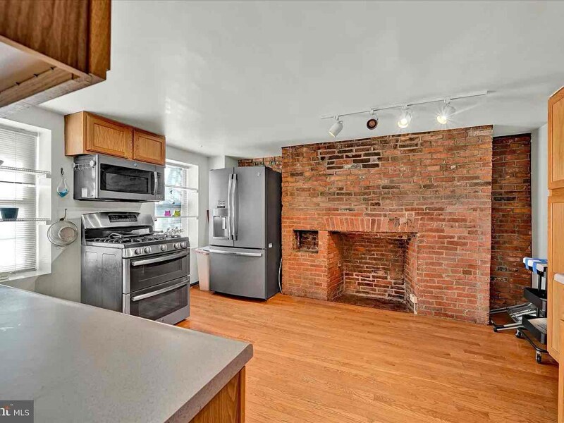 Building Photo - 1005 S Kenwood Ave