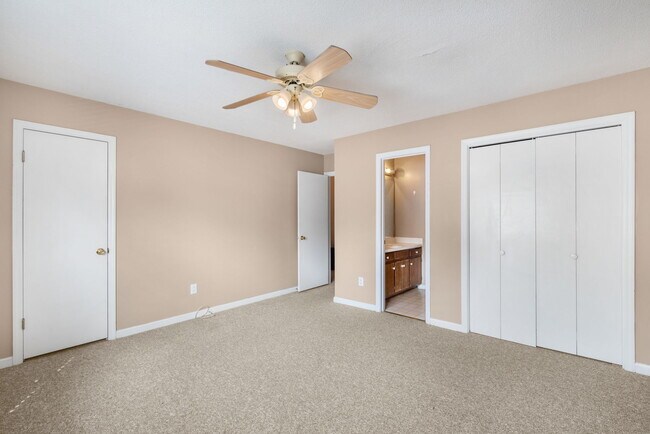 Building Photo - 1723 13th Ct S