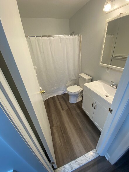 Building Photo - 2216 Harbor View Dr