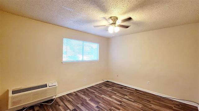 Building Photo - 202 Park Cir