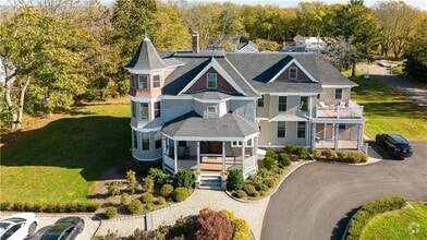 Building Photo - 567 Bristol Ferry Rd