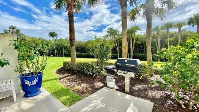 Building Photo - 5059 N Hwy A1A