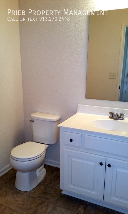 Building Photo - Prairie Haven Duplex - Available November ...