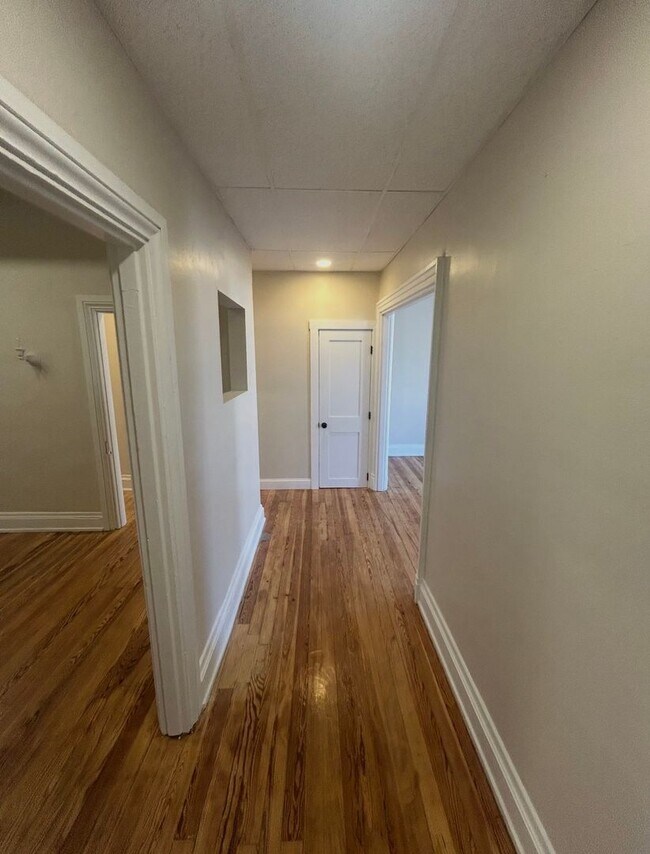 Building Photo - 32 W High St