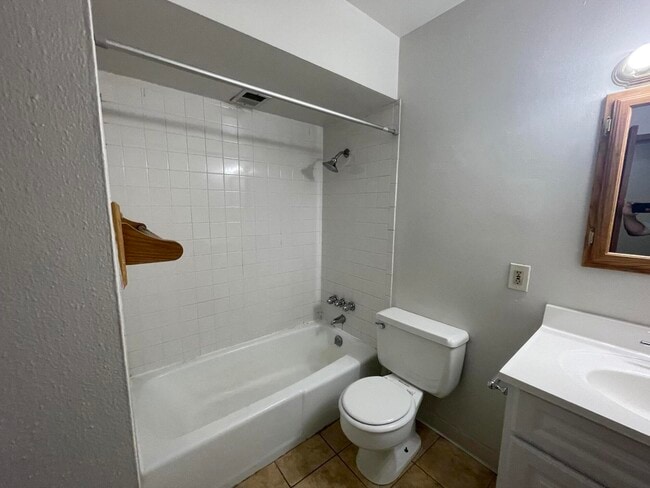 Building Photo - 3811 S 35th St