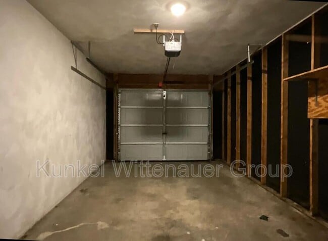 Building Photo - 713 Plankway Dr