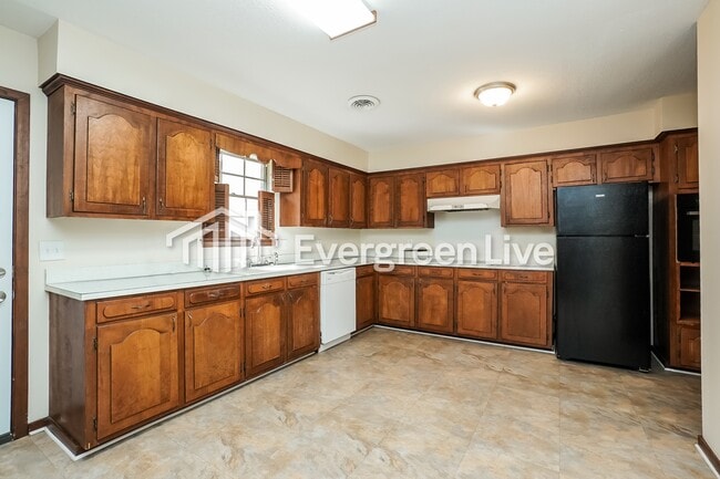 Building Photo - 5805 Baxter Dr