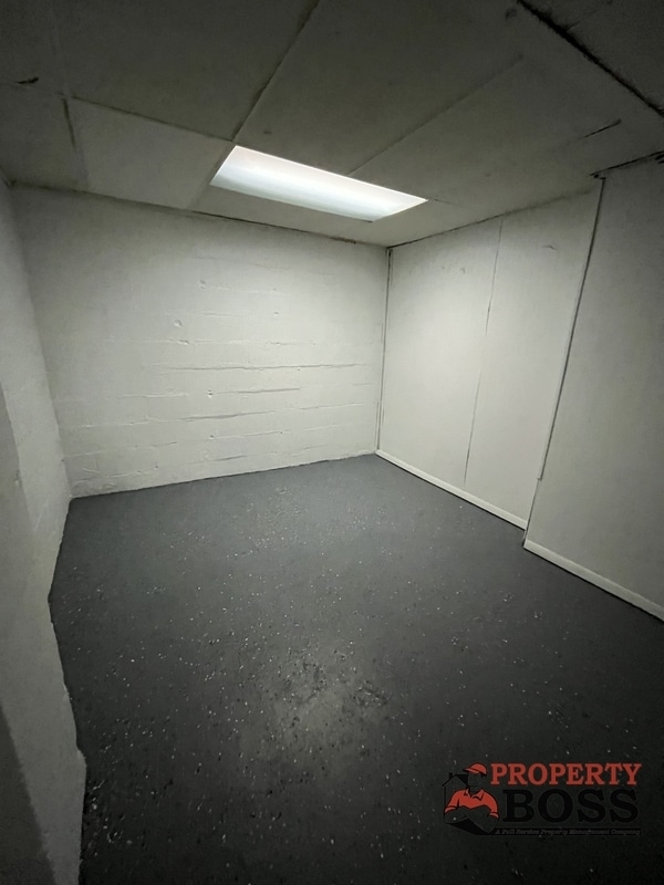 Building Photo - 353 S Hamilton St