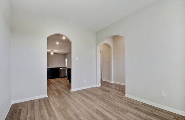 Building Photo - 9351 Aniston Blf