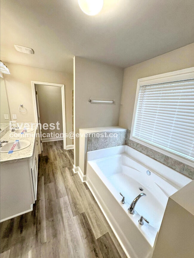 Building Photo - 25 Joshua Ct