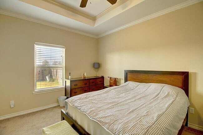 Building Photo - 3005 Dante Dr