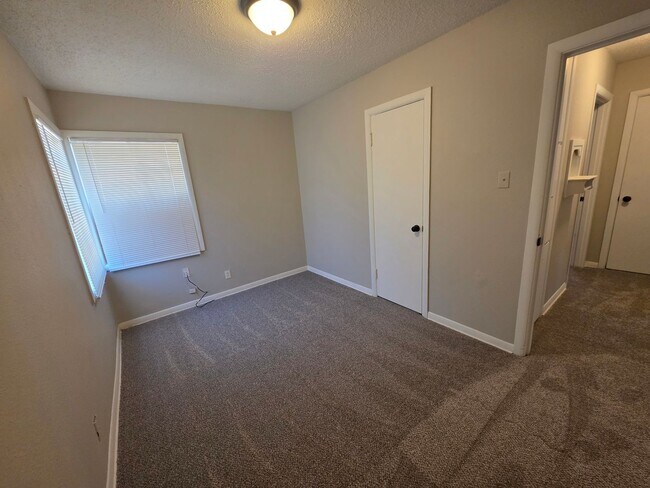 Building Photo - 3001 Curtis Dr