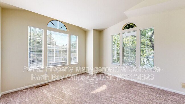 Building Photo - 520 Laurel Grove Cir